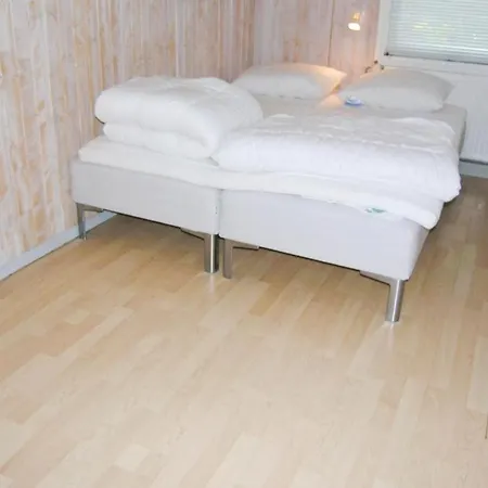 Hotel 8 Person In 3*
